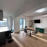 Modern Art Apartment Düsseldorf - 10 Min to Trade Fair&Stadium